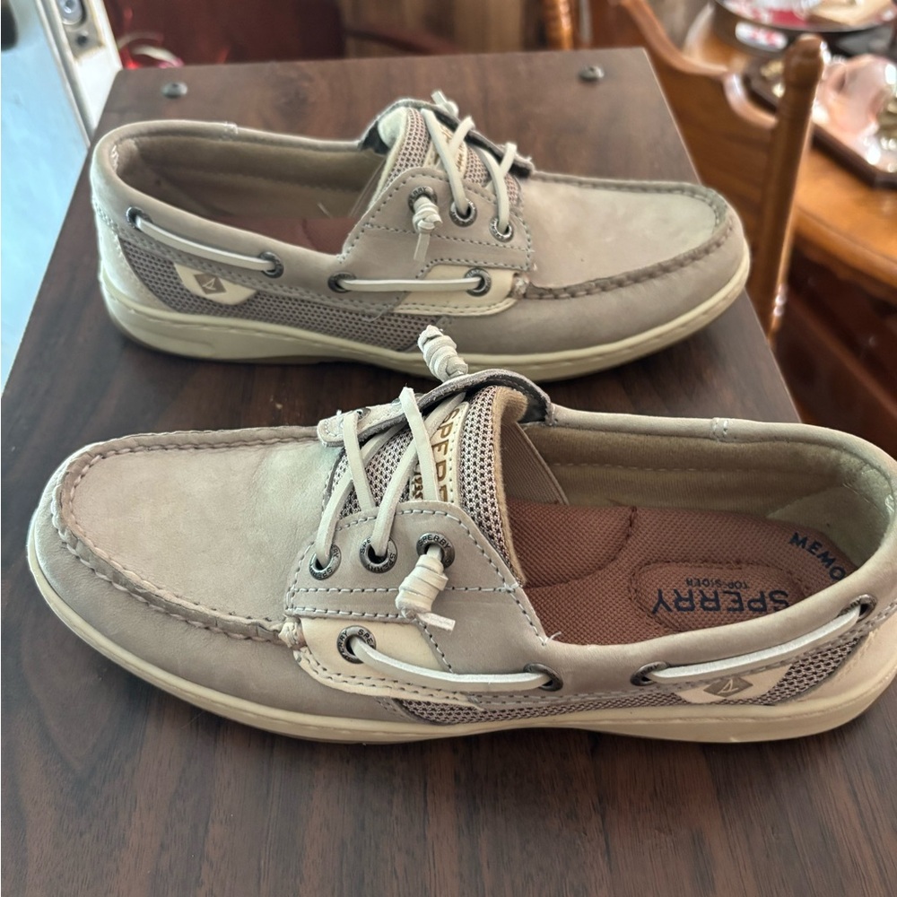 Sperry Women's Cream and Tan Loafers